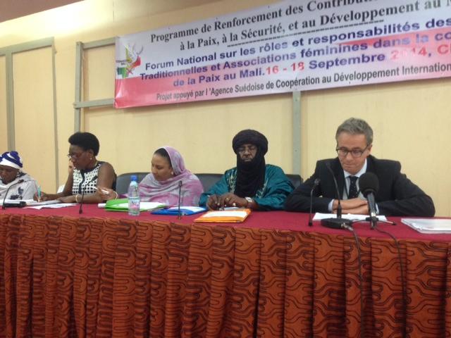16–18 September 2014, Bamako, Mali: (SIPRI–CONASCIPAL) Press conference for the National Forum of Traditional Authorities and Women’s Associations in the Consolidation for Peace in Mali.