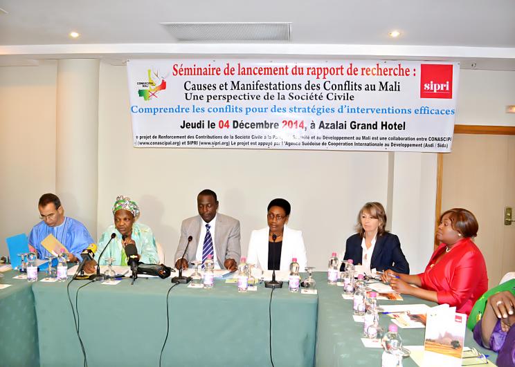 4 December 2014, Bamako, Mali: (SIPRI–CONASCIPAL) Launch of field research report 'Causes and Manifestations of Conflicts in Mali: A civil society perspective'.
