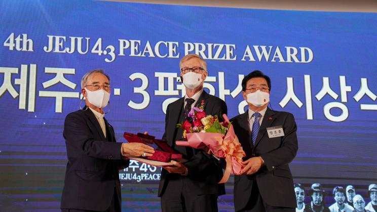 SIPRI Director awarded the Jeju 4·3 Peace Prize