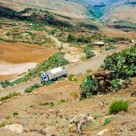 A truck carrying 10,000 litres of water travels to provide water to Gonka Complete Primary School during the ongoing drought in Ethiopia, April 2016. Photo: flickr / UNICEF Ethiopia