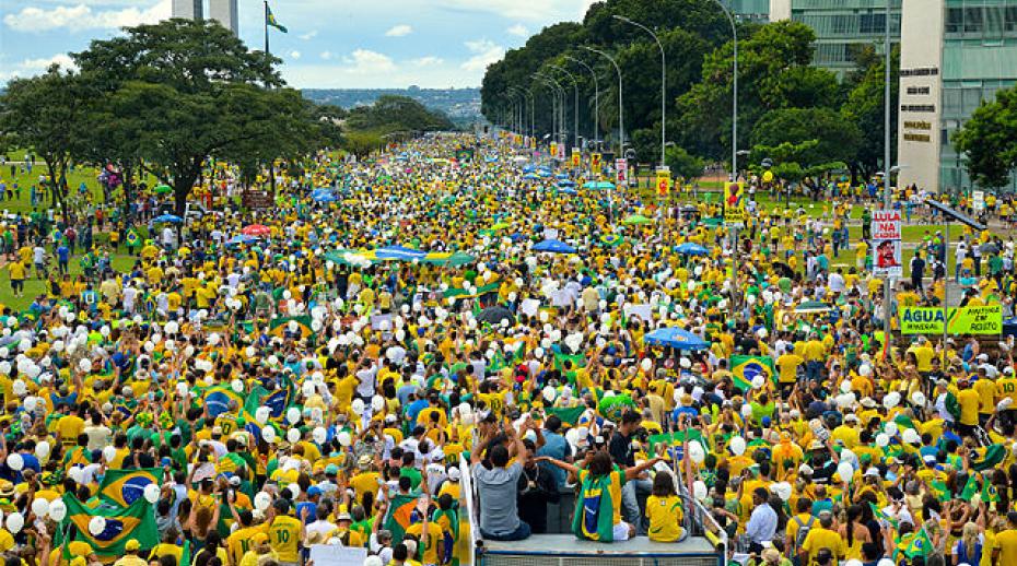 Protesters in Brazil denounce corruption and call for the departure of President Dilma Rousseff, March 2016